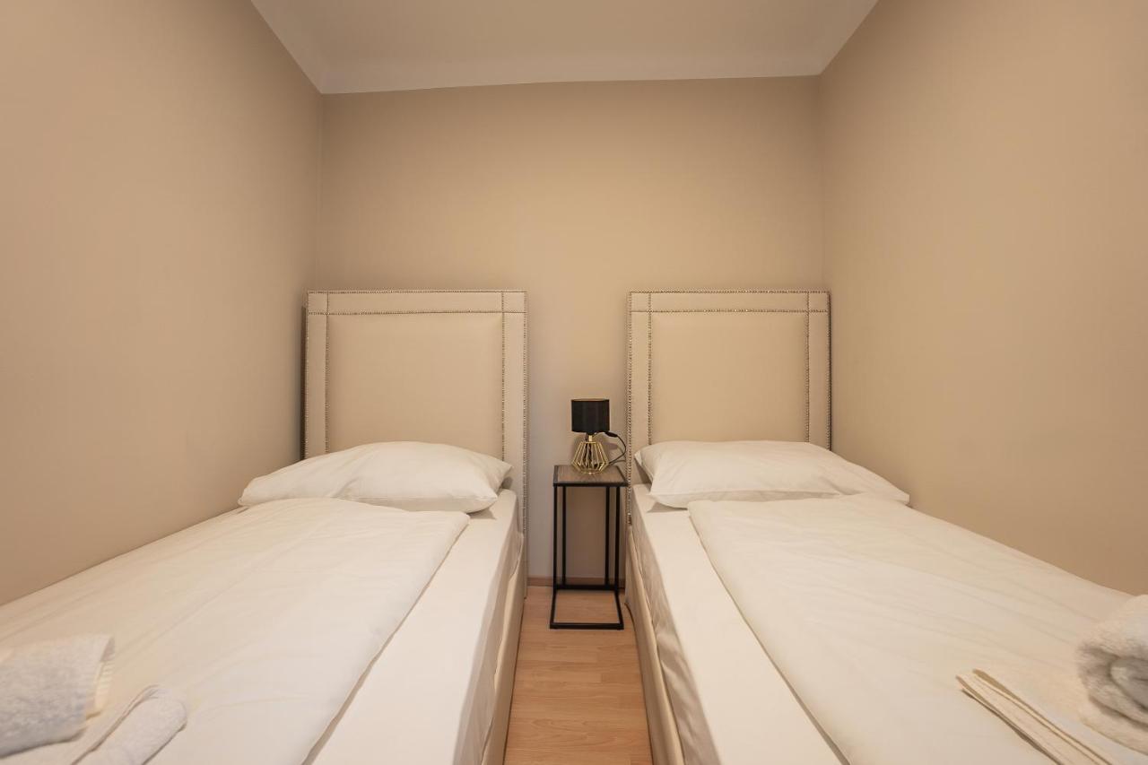 A 2-Bedroom Apartment With A King-Size Bed And A Balcony Is Located Just A 15-Minute Walk From Stephansplatz. فيينا المظهر الخارجي الصورة