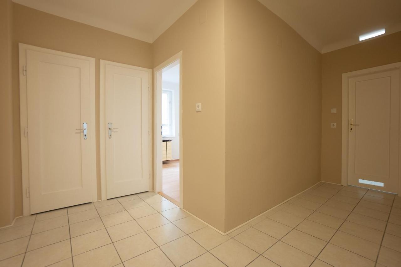 A 2-Bedroom Apartment With A King-Size Bed And A Balcony Is Located Just A 15-Minute Walk From Stephansplatz. فيينا المظهر الخارجي الصورة