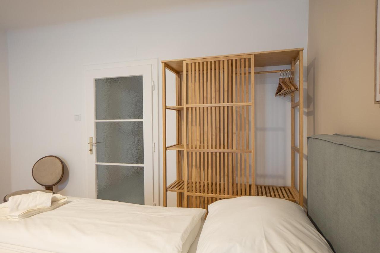 A 2-Bedroom Apartment With A King-Size Bed And A Balcony Is Located Just A 15-Minute Walk From Stephansplatz. فيينا المظهر الخارجي الصورة