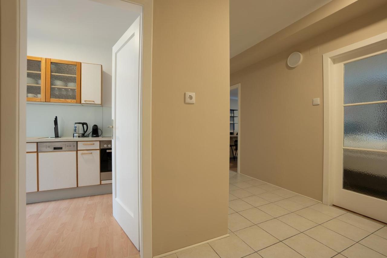 A 2-Bedroom Apartment With A King-Size Bed And A Balcony Is Located Just A 15-Minute Walk From Stephansplatz. فيينا المظهر الخارجي الصورة